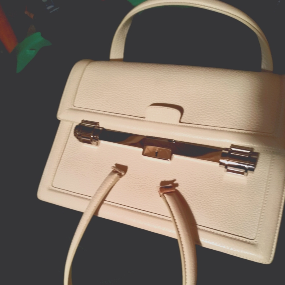 Authentic Dior vintage purse LIKE NEW / NEEDS STRAP REPAIR